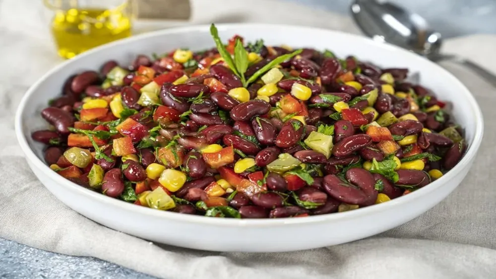 Renkli ve Doyurucu: Meksika Salatası Tarifi