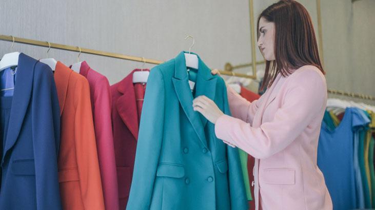 Giyer giymez ince ve uzun gösteren ceketler