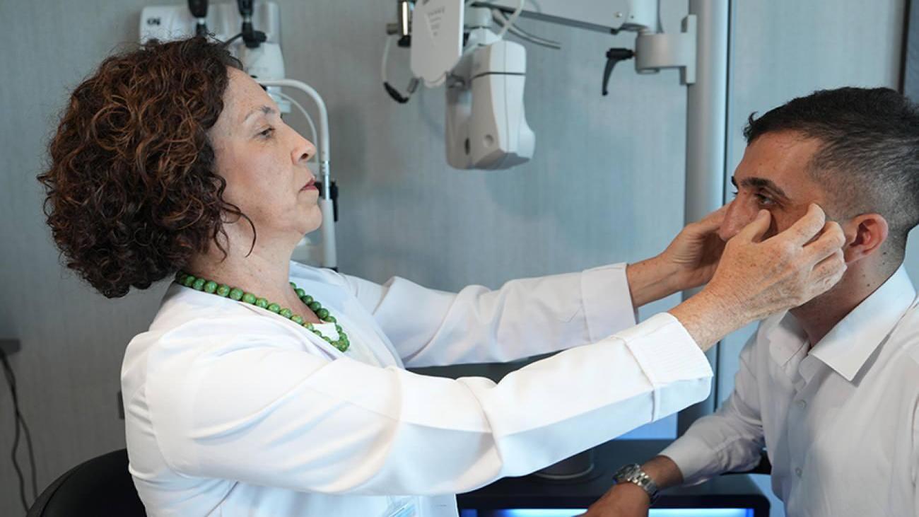 Göz çevresi sarkmalarına göz ardı etmeyin!