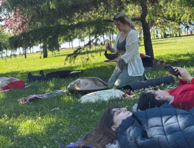 Ritimle Şifa ve Yaratıcılık: Tuğçe Gürel'den 4 Haftalık Online Handpan Başlangıç Eğitimi 1 Tuğçe Gürel